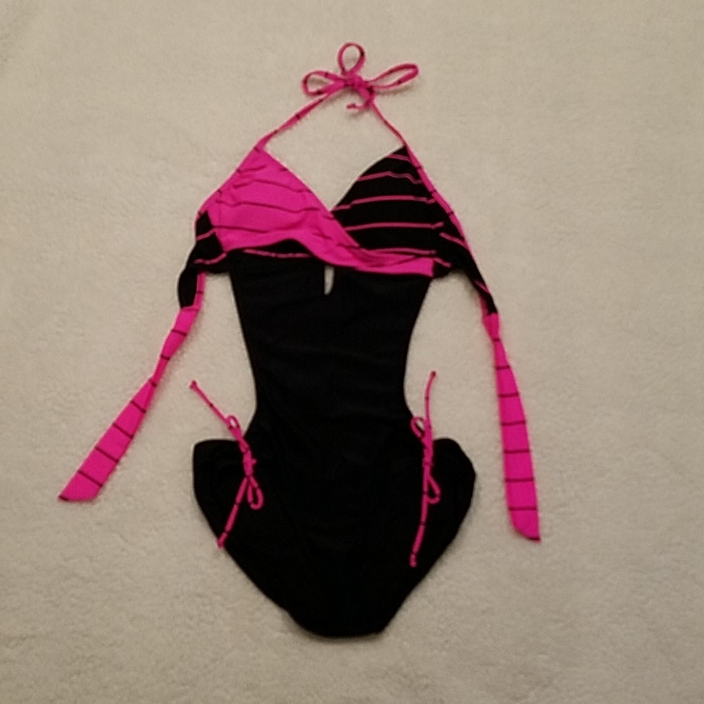 One piece bathing suit